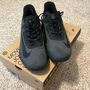 Like new Mens Nike tennis shoes